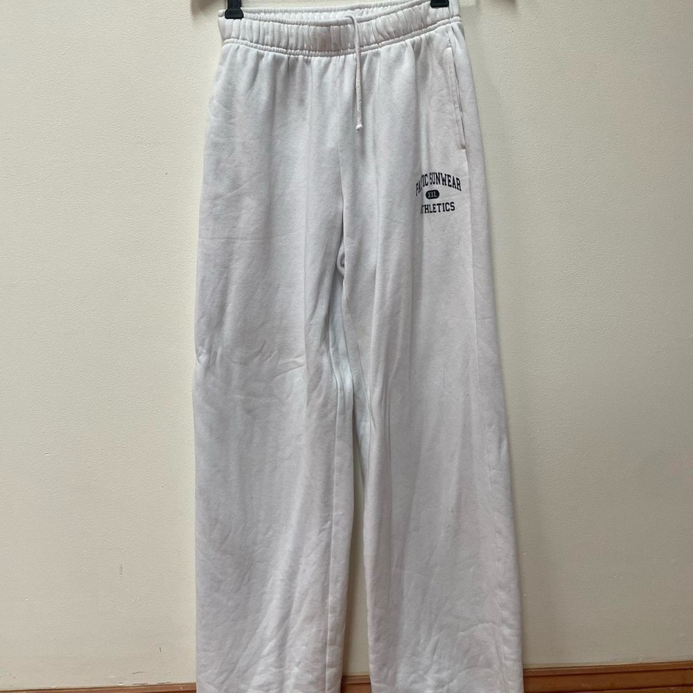 White womens pacsun sweatpants